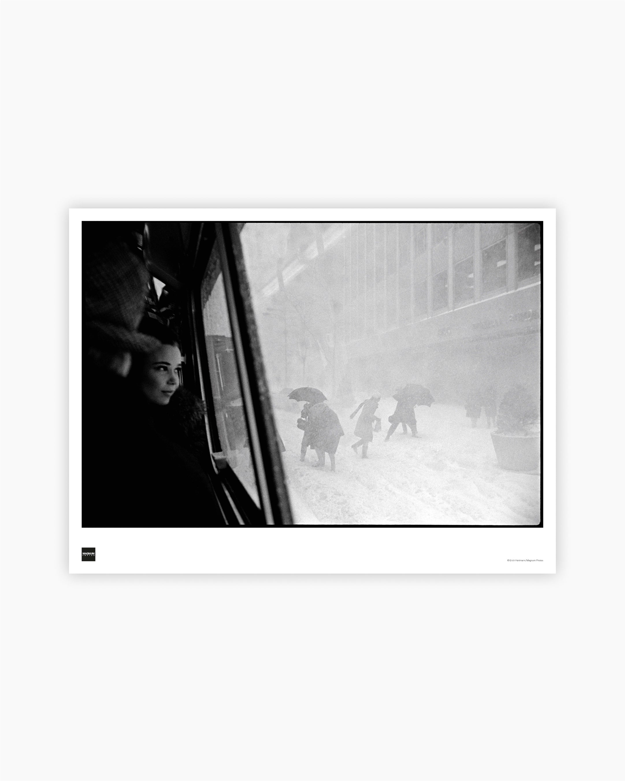 Magnum Poster: Snowstorm in New York City, 1967