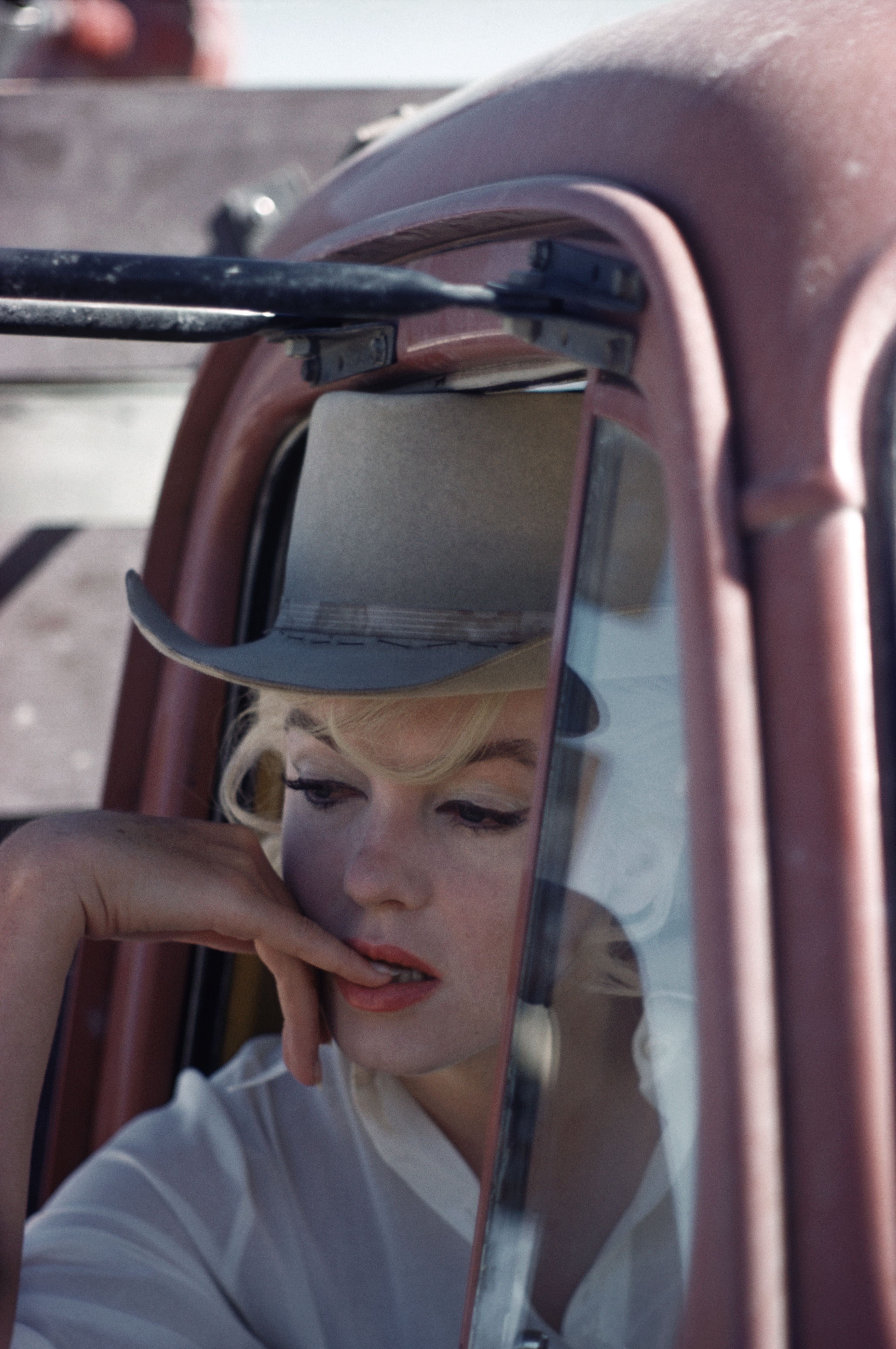 Fine Print: US actress Marilyn Monroe during the filming of "The Misfits" by John Huston. Reno, Nevada, USA, 1960
