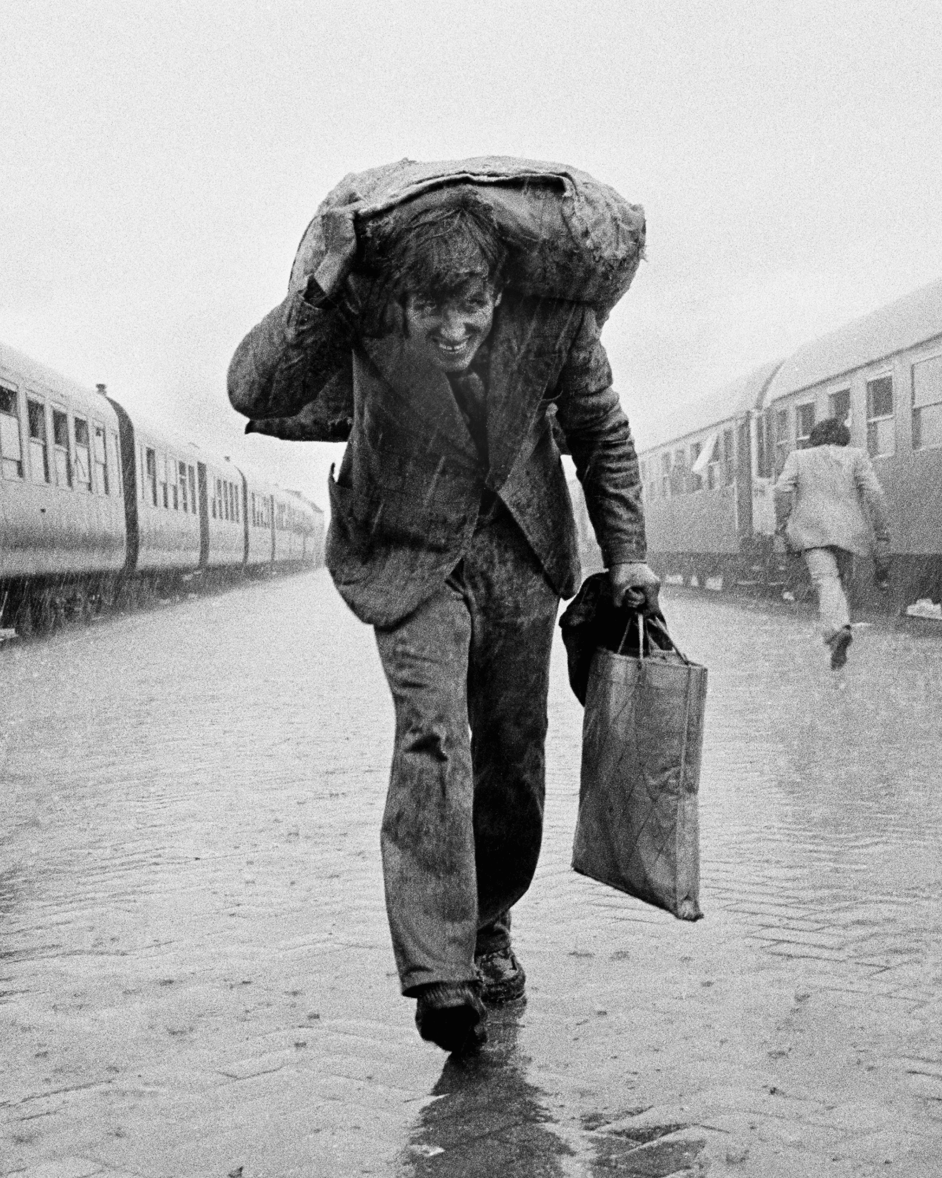 Magnum Square Print: Nikos Economopoulos