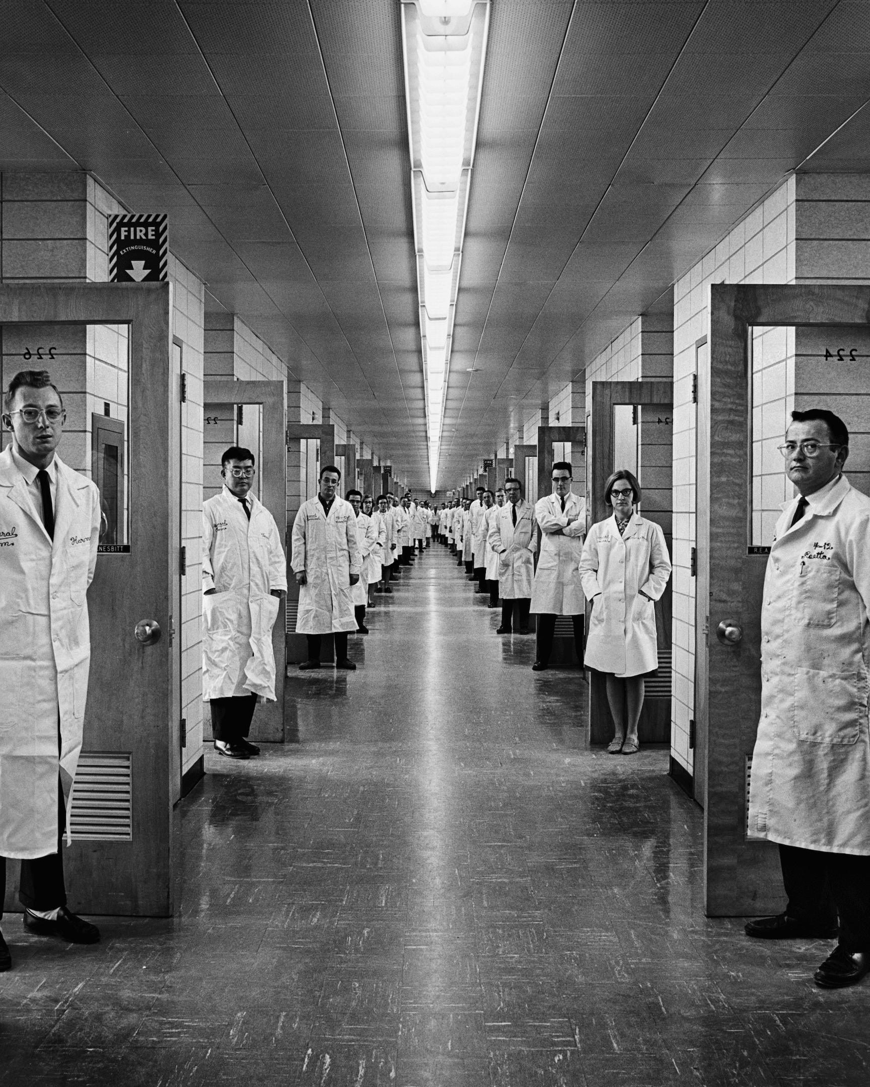 Magnum Square Print: Elliott Erwitt