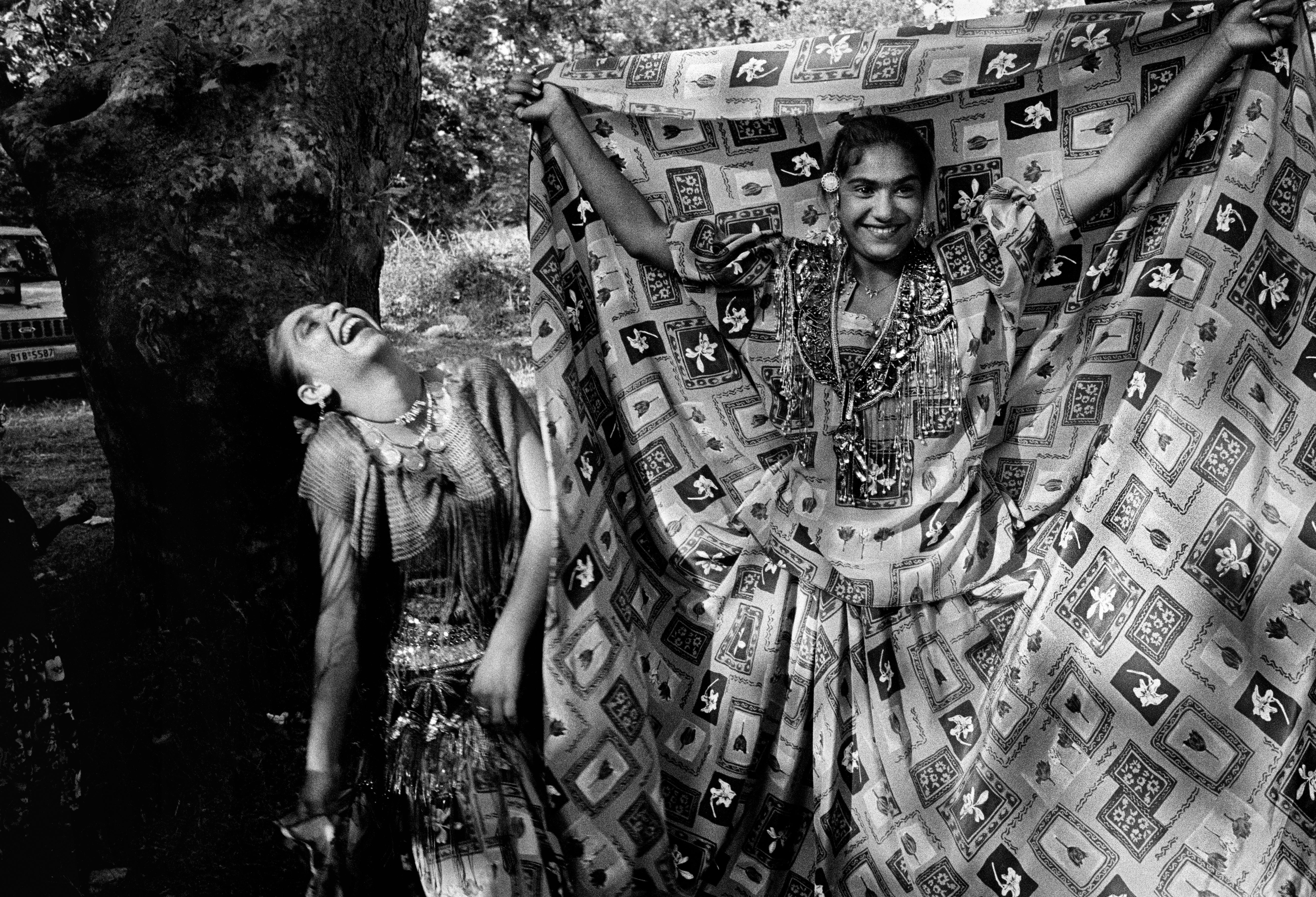 Magnum Square Print: Nikos Economopoulos