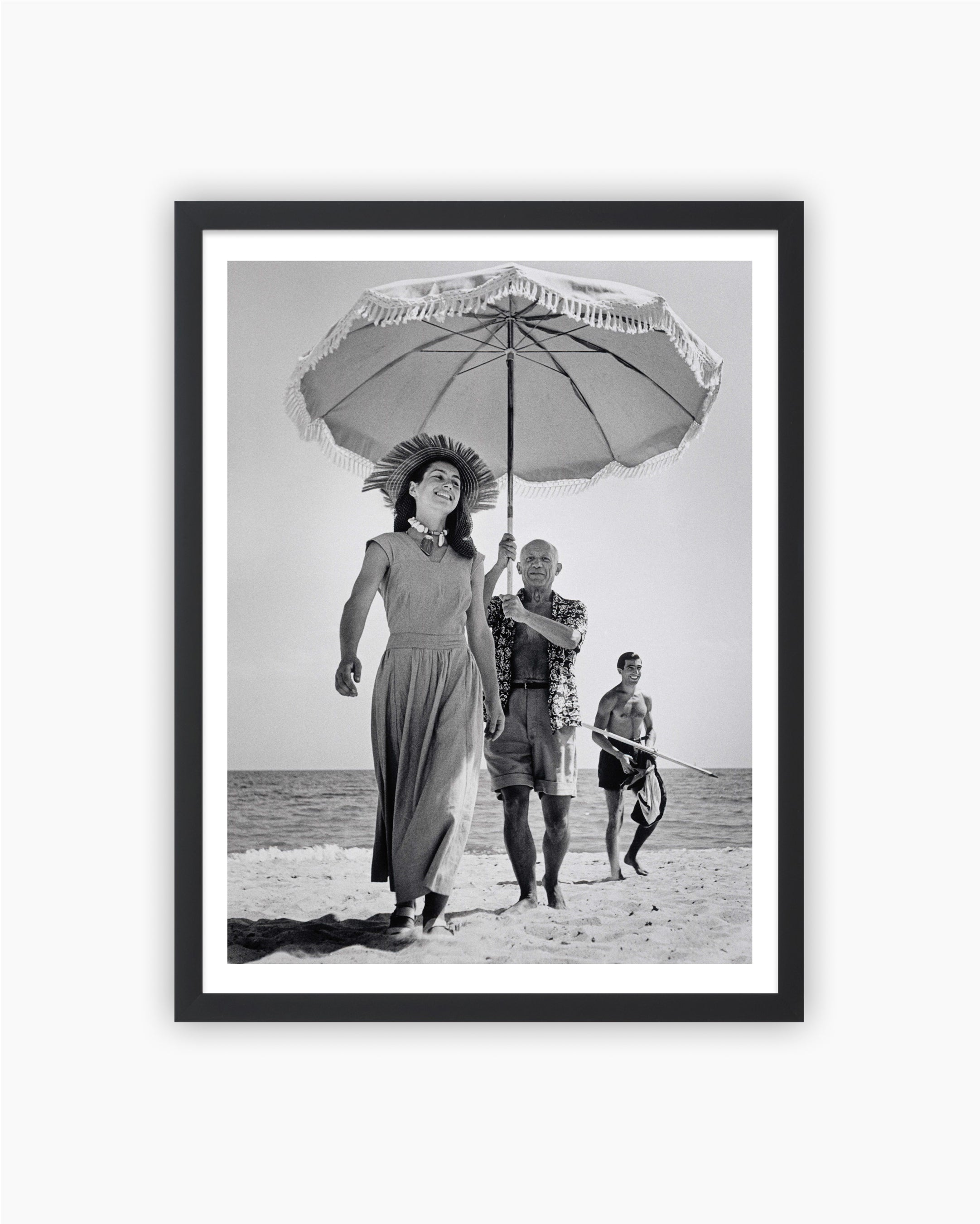Magnum Editions Poster: Pablo Picasso with his wife and nephew. Golfe-Juan, France, 1948