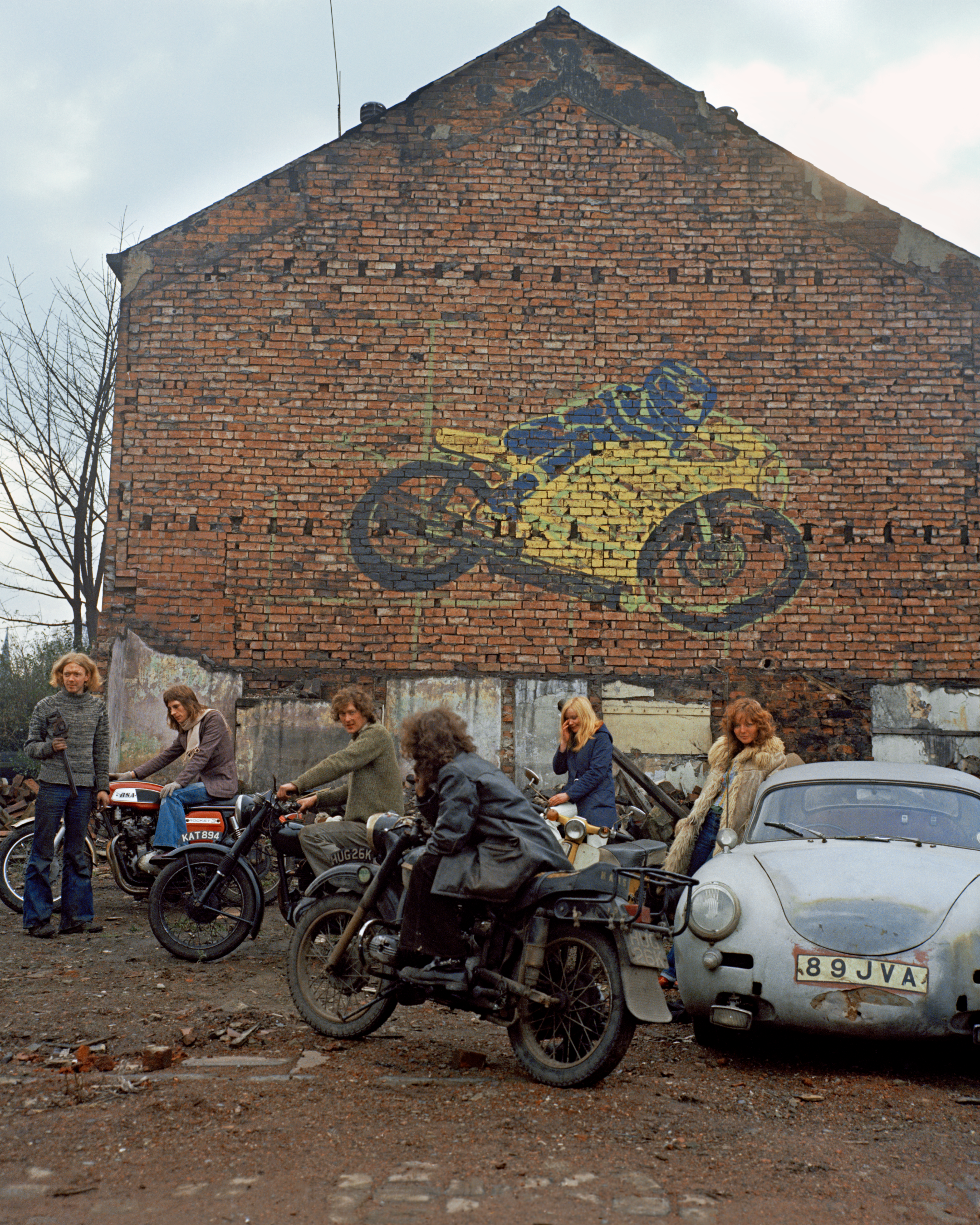 Magnum Square Print: Peter Mitchell