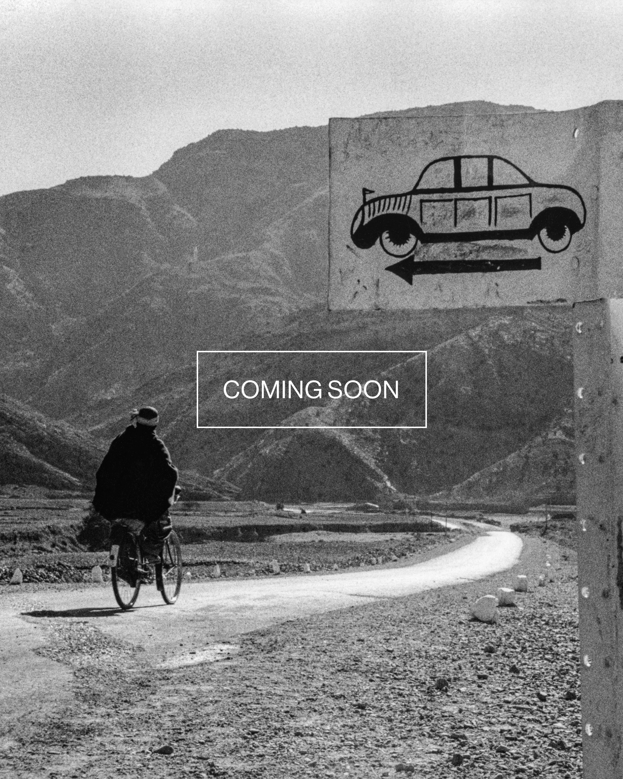 Magnum Square Print: Marc Riboud